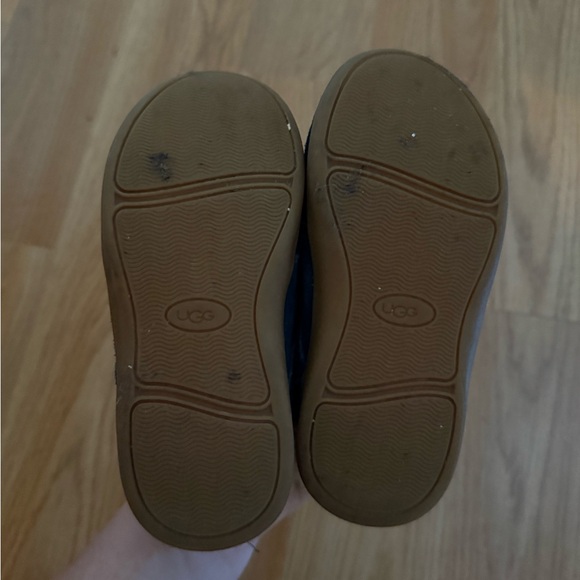 UGG Unisex-Child T Nolen Fashion Boot size 9 - Picture 3 of 3